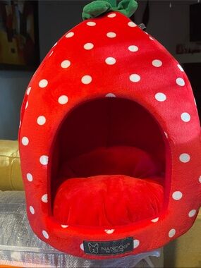 Nandog Plush Strawberry Small Pet Bed in Red and White